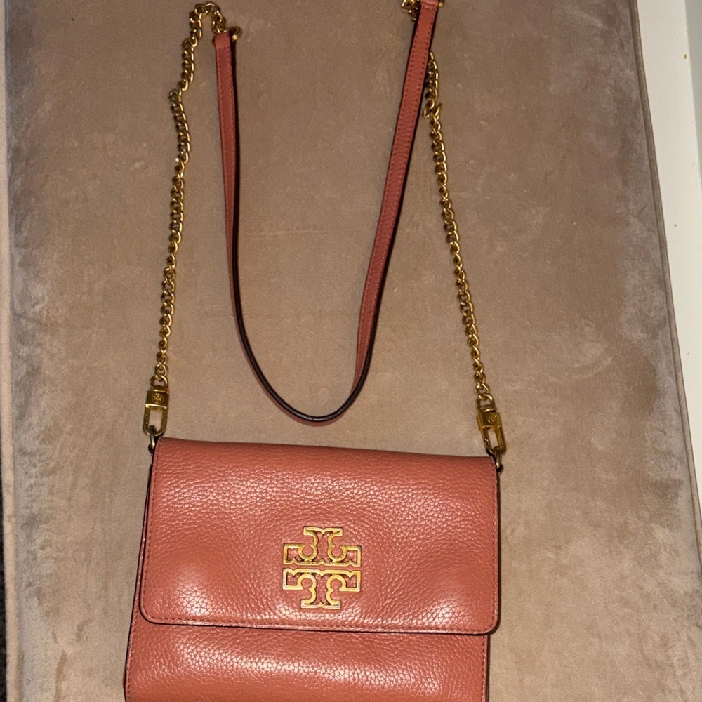 Tory Burch mauve Leather Crossbody with Gold Logo Chain